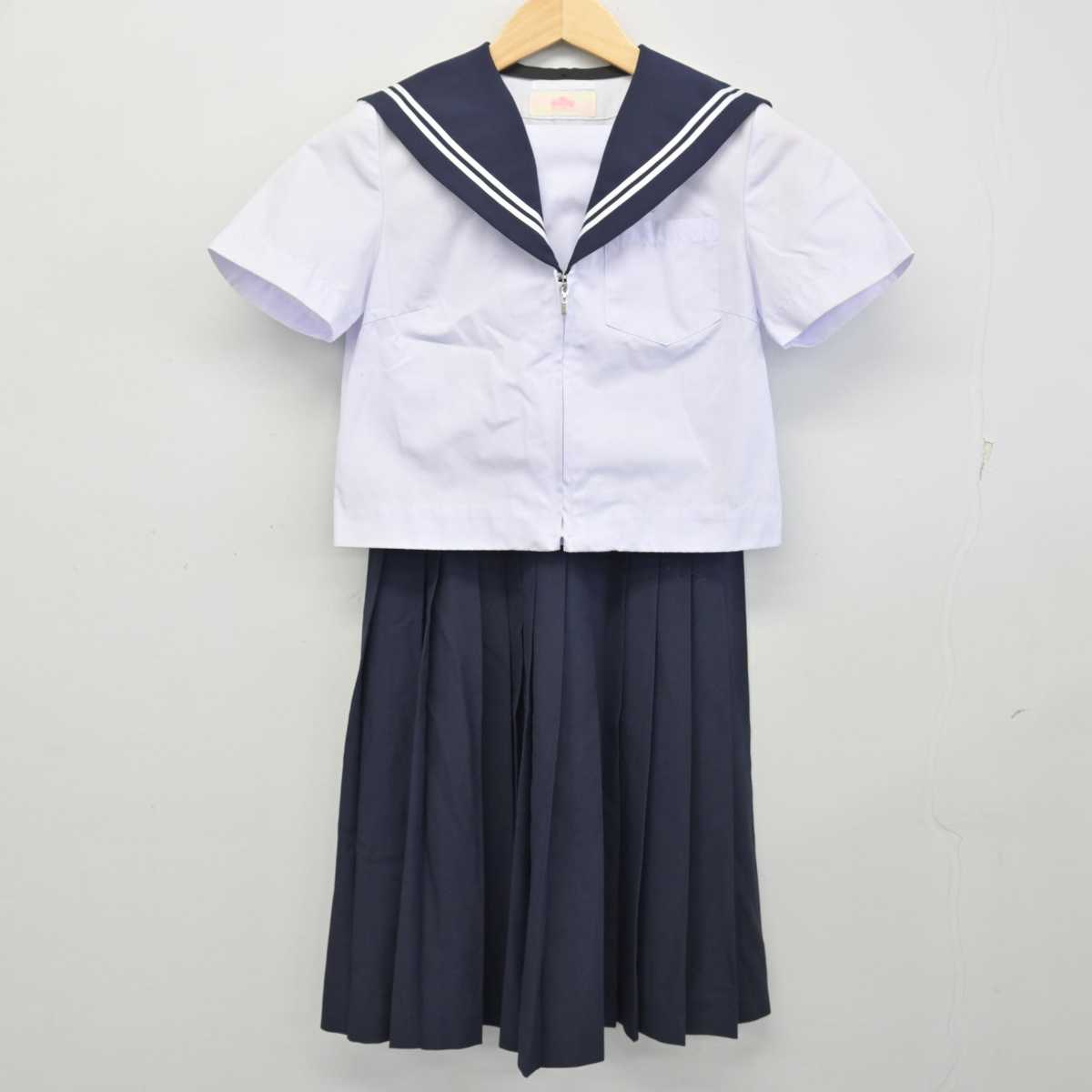 【中古】愛知県 佐屋中学校 女子制服 2点 (セーラー服・スカート) sf054497