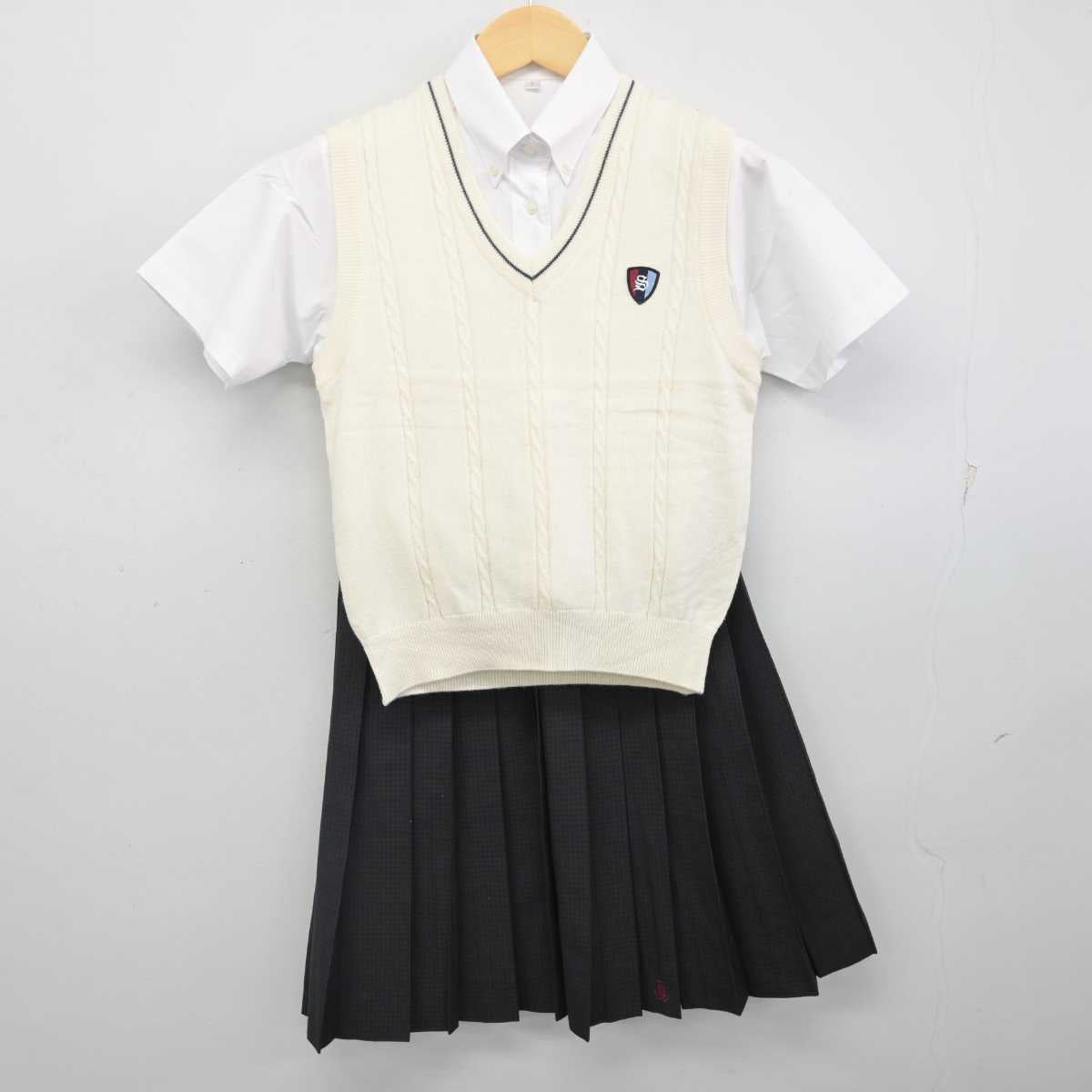 【中古】岡山県 西大寺高等学校 女子制服 3点 (ニットベスト・シャツ・スカート) sf054736