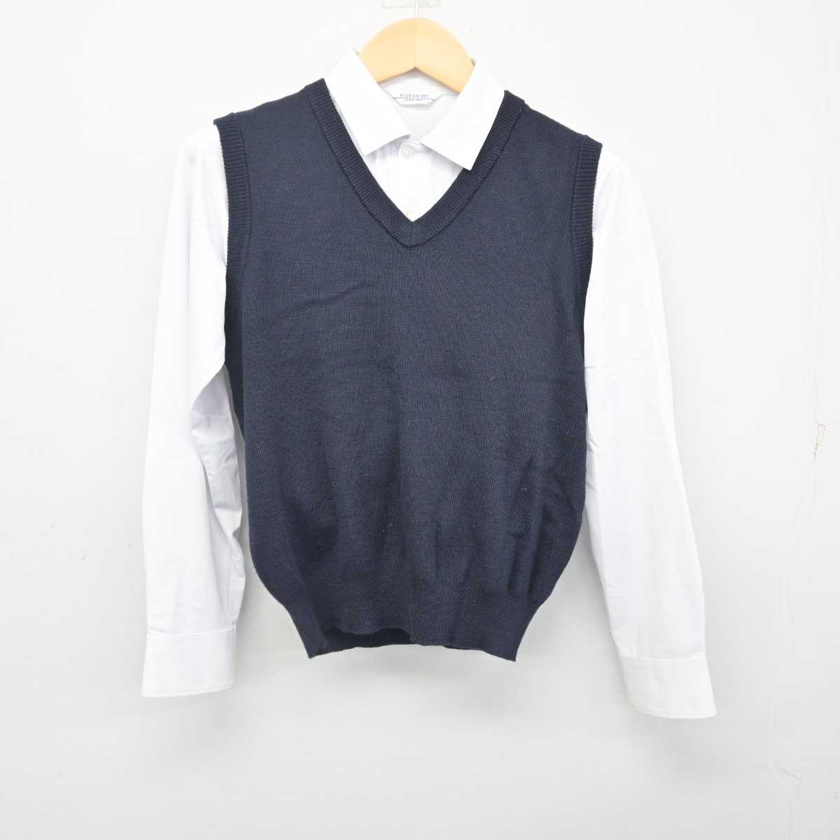 【中古】福岡県 北九州市内中学校標準服 女子制服 2点 (ニットベスト・シャツ) sf054754