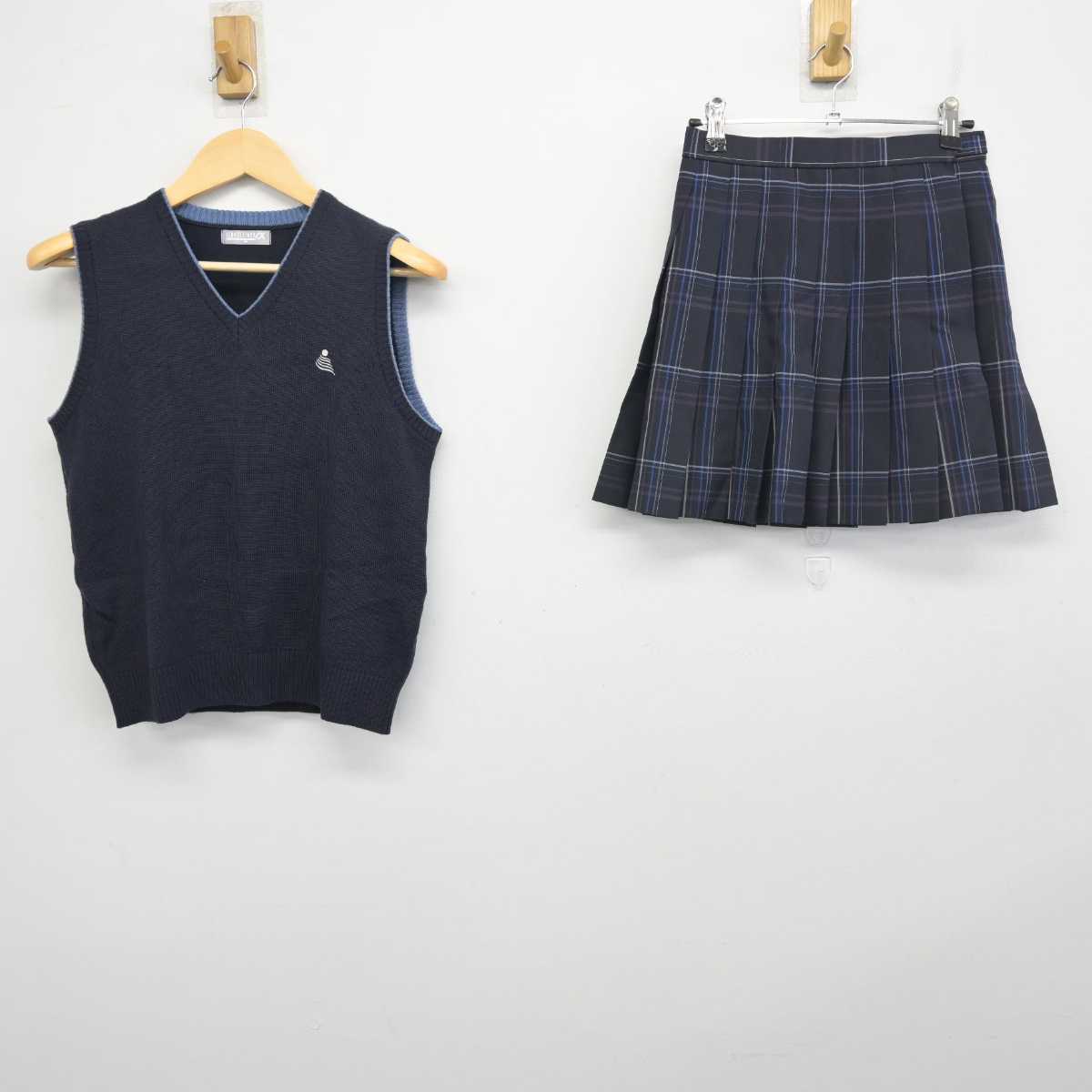 【中古】神奈川県 横浜創学館高等学校 女子制服 3点 (ニットベスト・スカート) sf054827