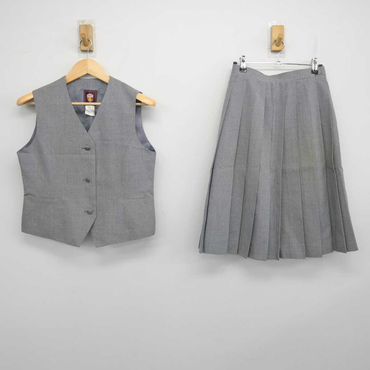 【中古】岩手県 松園中学校 女子制服 2点 (ベスト・スカート) sf054965