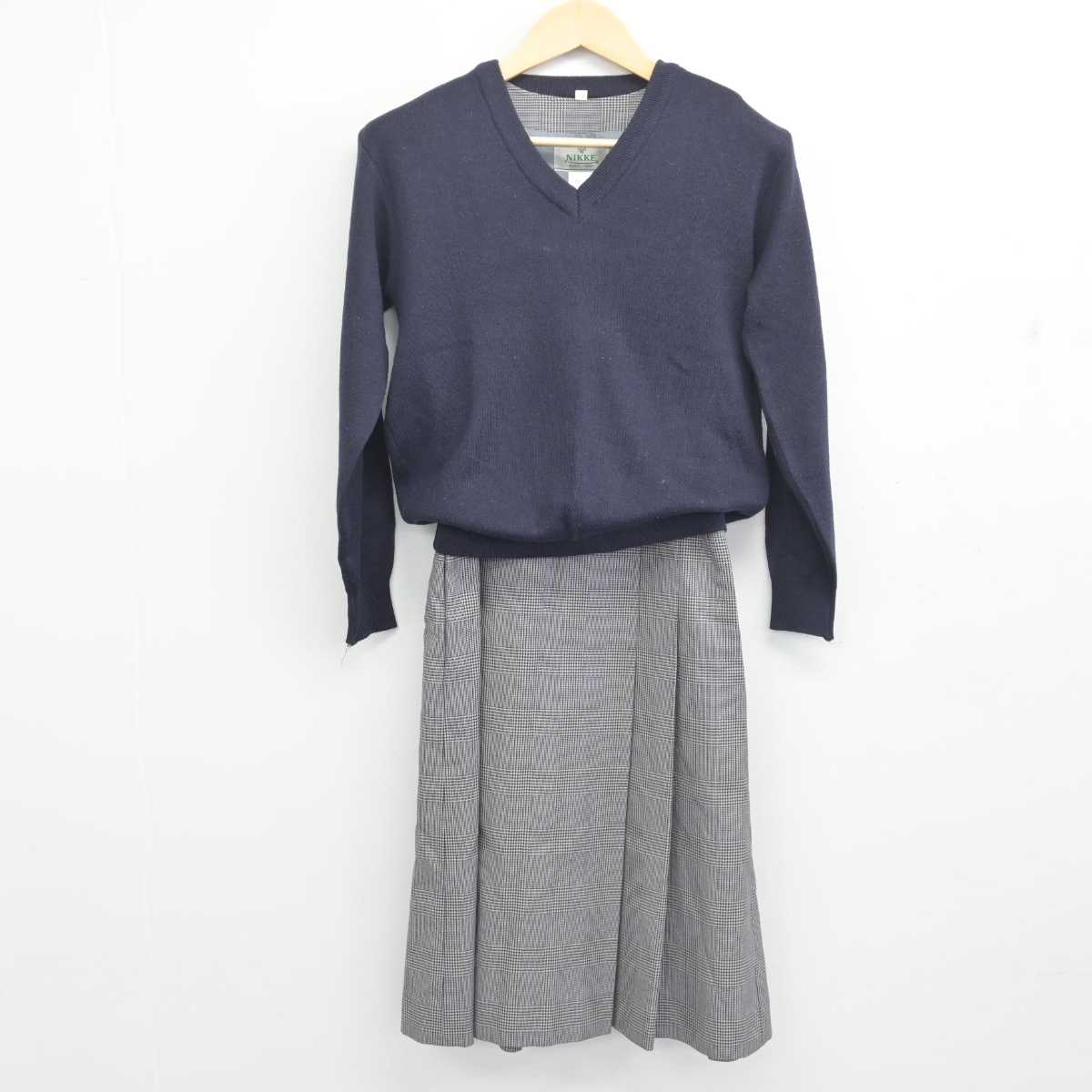 【中古】広島県 宇品中学校 女子制服 2点 (ニット・ジャンパースカート) sf055143