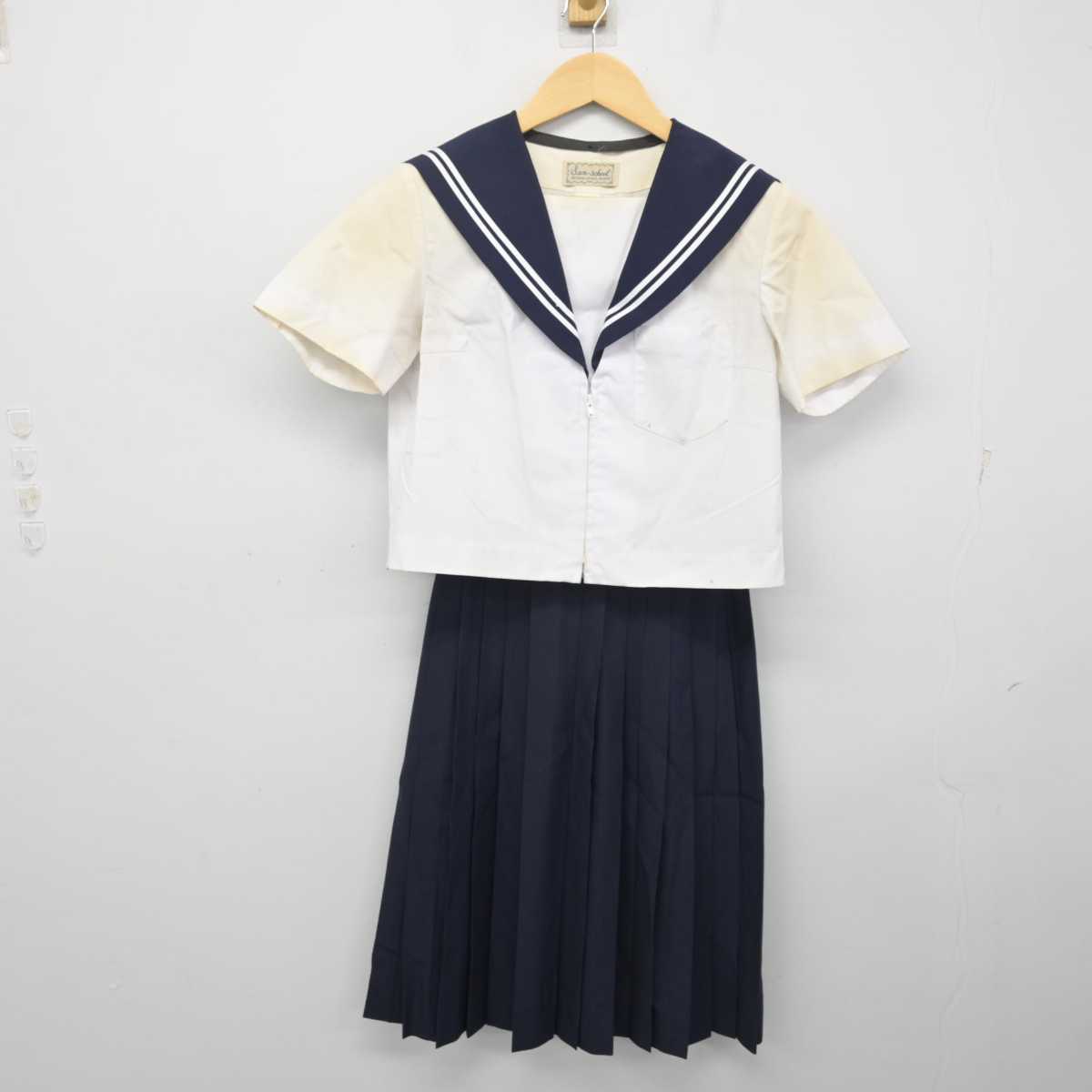 【中古】愛知県 はとり中学校 女子制服 2点 (セーラー服・スカート) sf055337