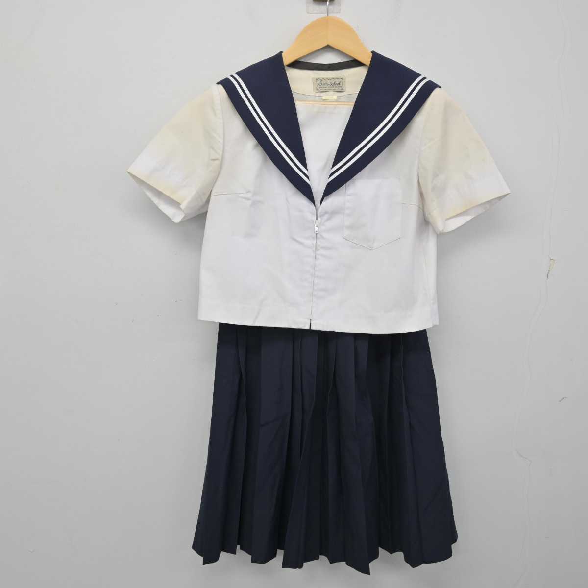 【中古】愛知県 はとり中学校 女子制服 3点 (セーラー服・スカート) sf055340