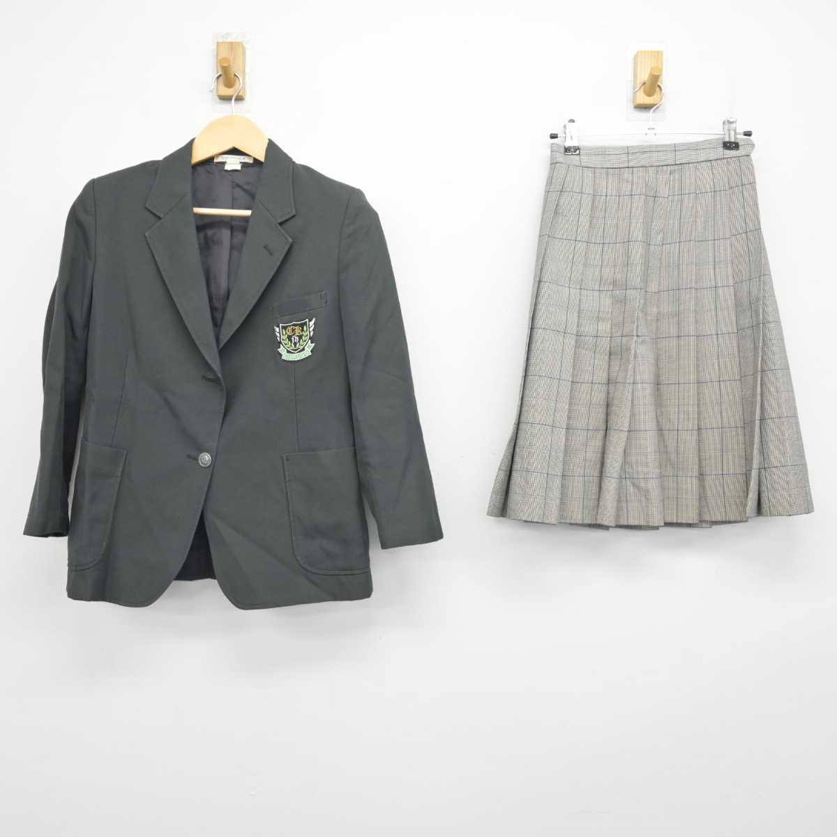 【中古】福岡県 筑後中学校 女子制服 2点 (ブレザー・スカート) sf055435