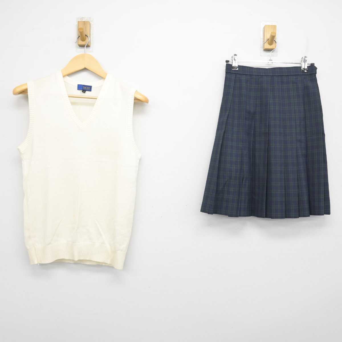 【中古】福岡県 第一薬科大学附属高等学校 女子制服 2点 (ニットベスト・スカート) sf055438