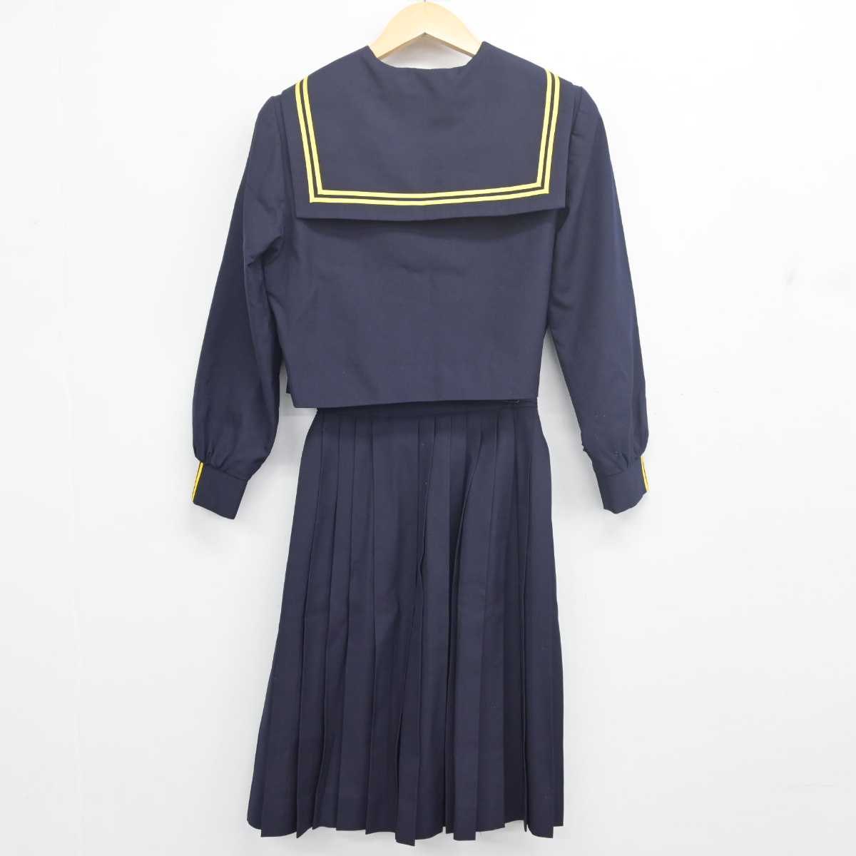 【中古】静岡県 西遠女子学園中学校・高等学校 女子制服 2点 (セーラー服・スカート) sf055481