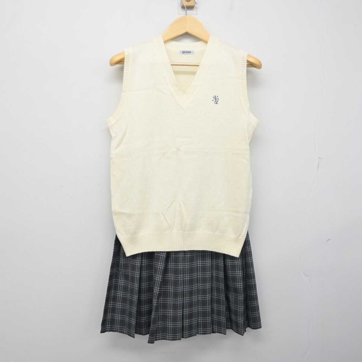 【中古】東京都 西池袋中学校 女子制服 2点 (ニットベスト・スカート) sf055503