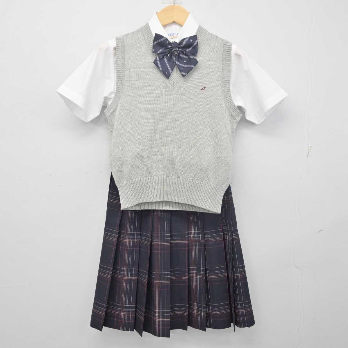 【中古】千葉県 磯辺中学校 女子制服 4点 (ニットベスト・シャツ・スカート) sf055542