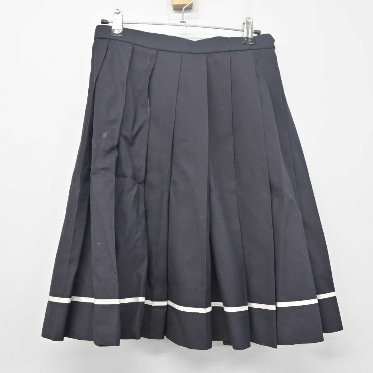 【中古】青森県 八戸聖ウルスラ学院中学校・高等学校 女子制服 4点 (ブレザー・ベスト・シャツ・スカート) sf055610