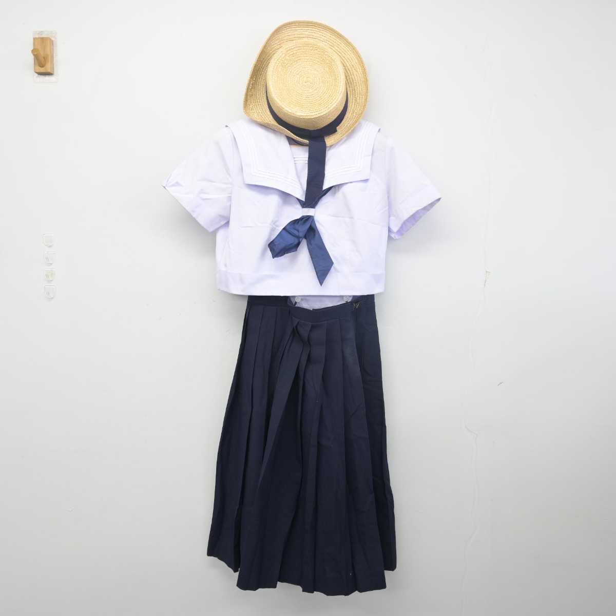 【中古】福岡県 小倉日新館中学校 女子制服 3点 (セーラー服・スカート) sf055669