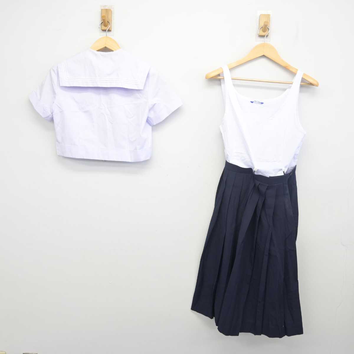 【中古】福岡県 小倉日新館中学校 女子制服 3点 (セーラー服・スカート) sf055669