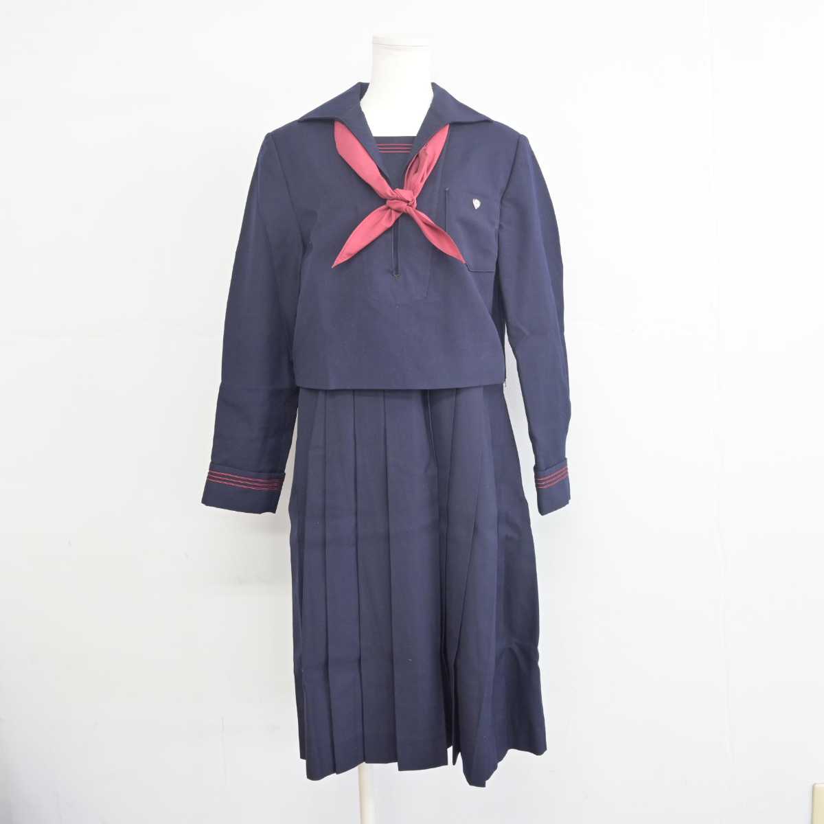 【中古】熊本県 ルーテル学院中学・高等学校 女子制服 3点 (セーラー服・ジャンパースカート) sf055726