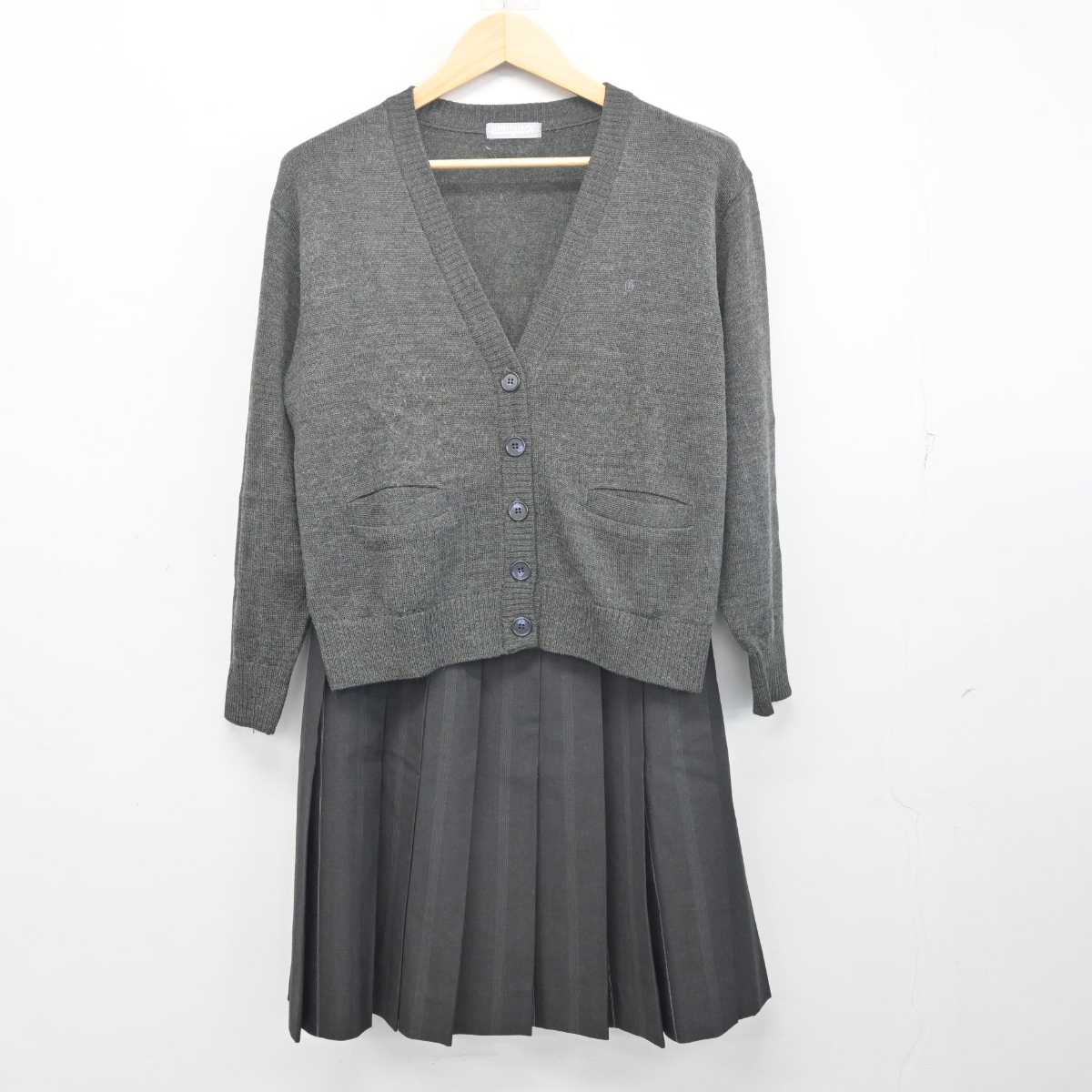 中古】長崎県 玉成高等学校 女子制服 3点 (ニット・スカート) sf055731 | 中古制服通販パレイド