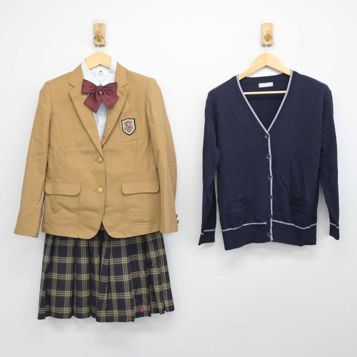 【中古】滋賀県 滋賀学園高等学校 女子制服 5点 (ブレザー・ニット・シャツ・スカート) sf056022