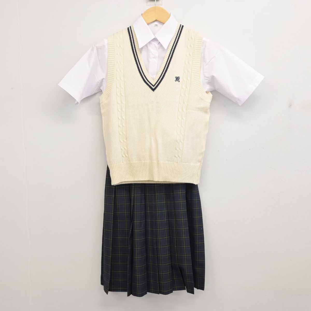 【中古】埼玉県 川通中学校 女子制服 3点 (ニットベスト・シャツ・スカート) sf056025