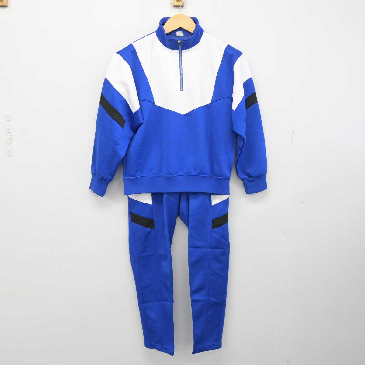 【中古】埼玉県 川通中学校 女子制服 2点 (ジャージ 上・ジャージ 下) sf056027