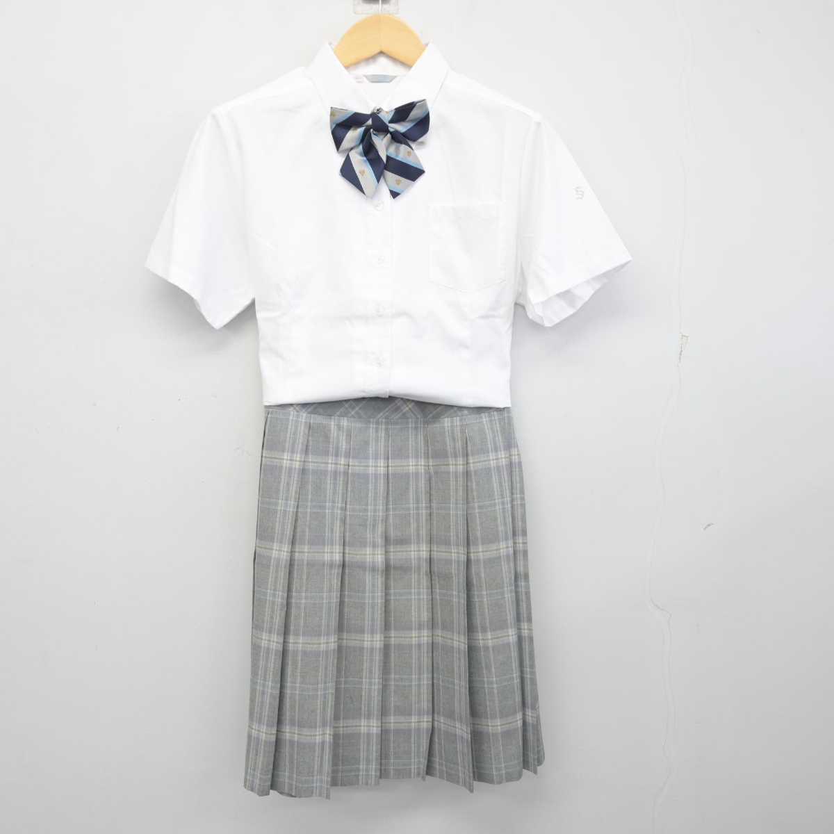 【中古】青森県 柴田学園高等学校 女子制服 4点 (シャツ・スカート) sf056198