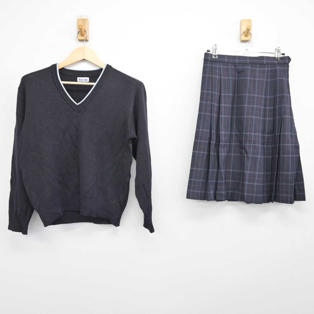 【中古】東京都 日本大学鶴ヶ丘高等学校 女子制服 2点 (ニット・スカート) sf056245