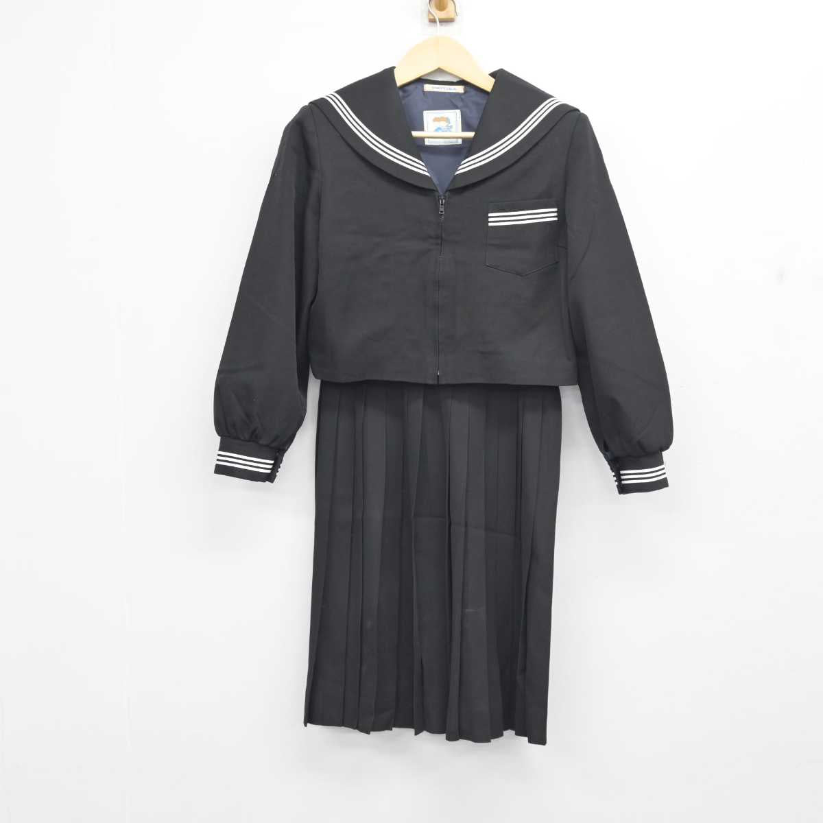 【中古】三重県 松阪高等学校 女子制服 2点 (セーラー服・スカート) sf056280