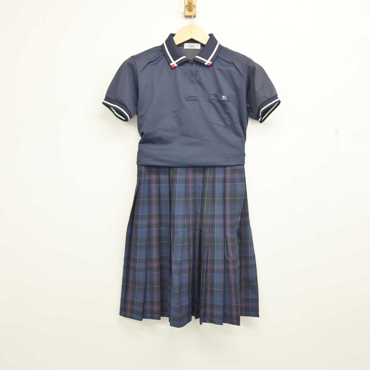 【中古】熊本県 熊本中央高等学校 女子制服 3点 (ニットベスト・シャツ・スカート) sf056293