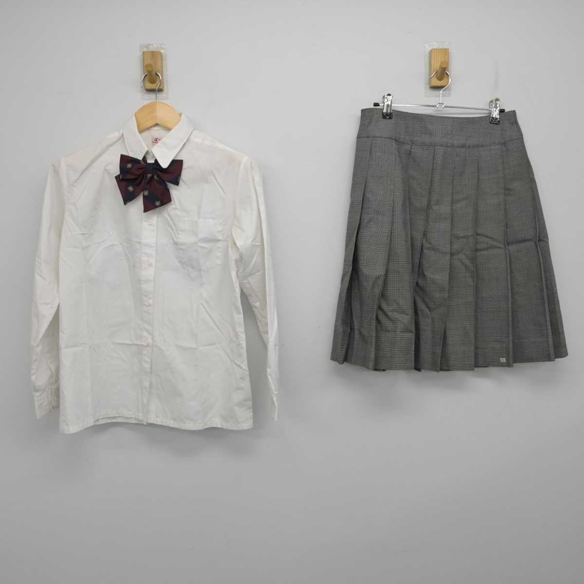 【中古】茨城県 水戸農業高等学校 女子制服 3点 (シャツ・スカート) sf056332