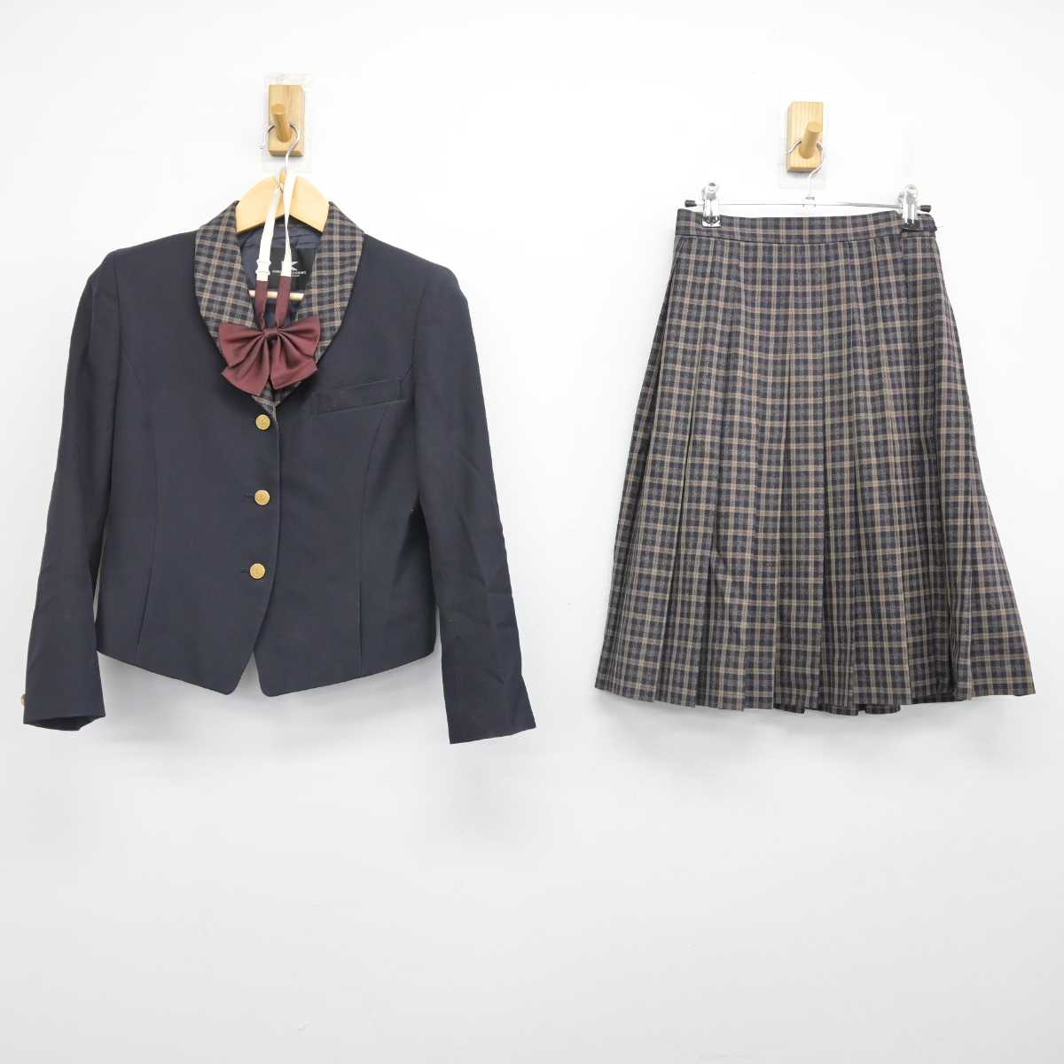 【中古】大阪府 生野高等学校 女子制服 5点 (ブレザー・スカート) sf056409