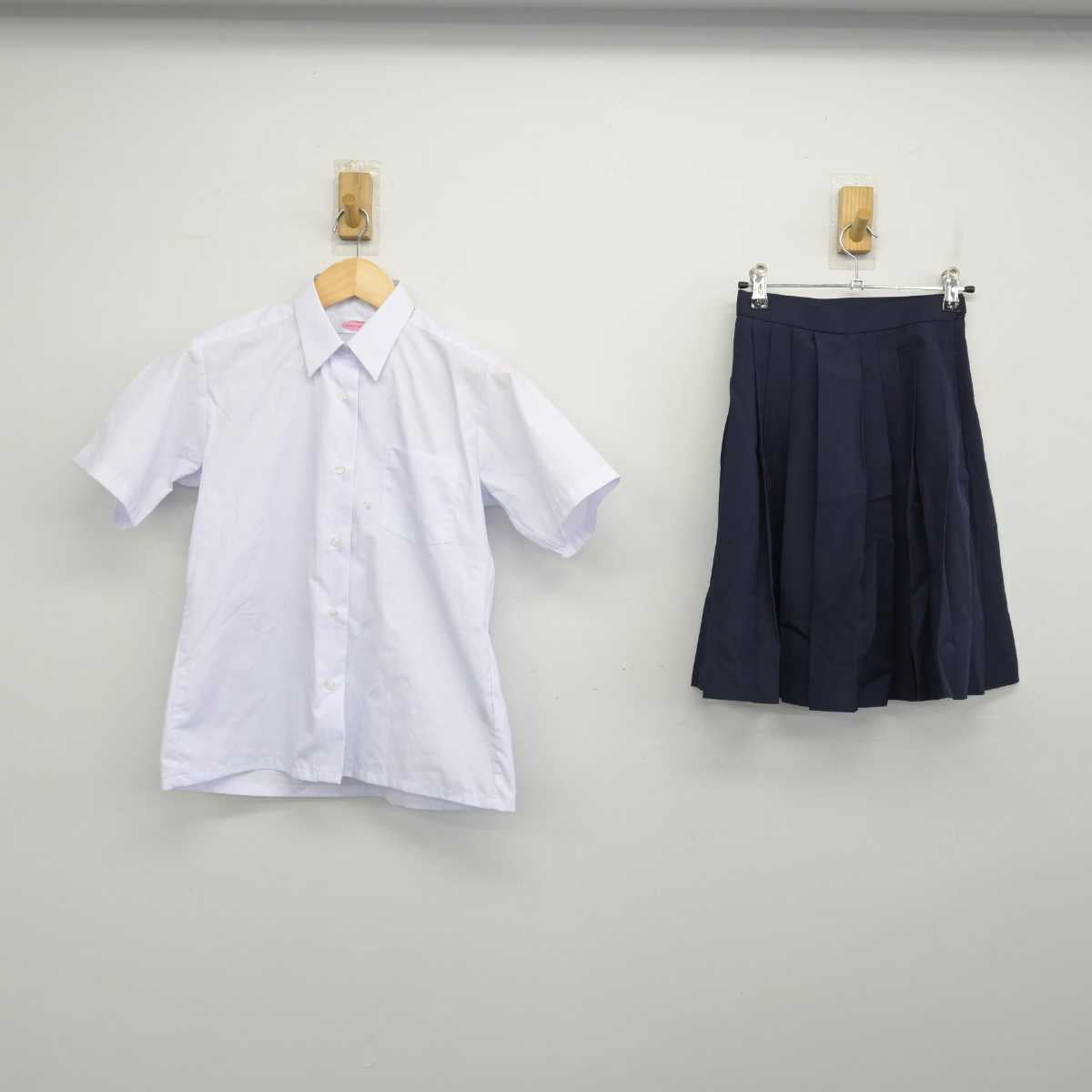 【中古】東京都 東京学芸大学附属世田谷中学校 女子制服 2点 (シャツ・スカート) sf056501