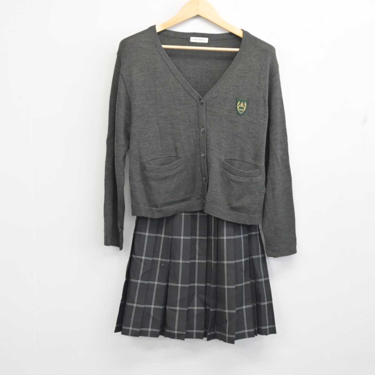 【中古】岡山県 山陽学園高等学校 女子制服 2点 (ニット・スカート) sf056612