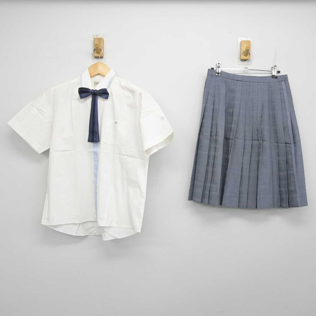 【中古】千葉県 八千代松陰高等学校 女子制服 3点 (シャツ・スカート) sf056720