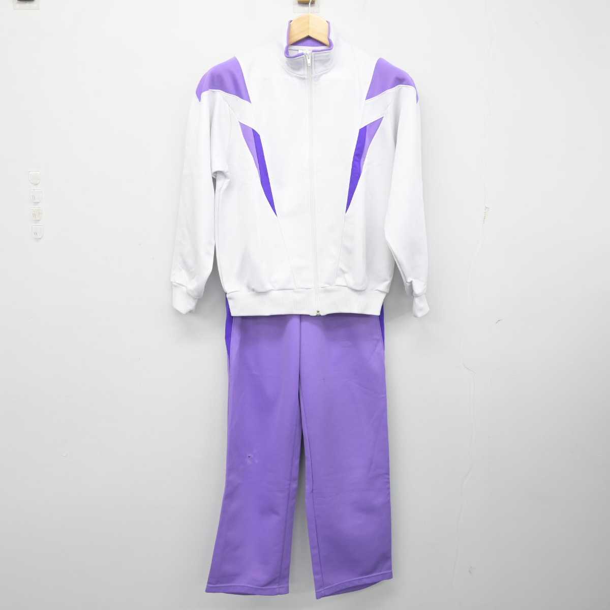 【中古】愛知県 岩崎中学校 女子制服 2点 (ジャージ 上・ジャージ 下) sf056732