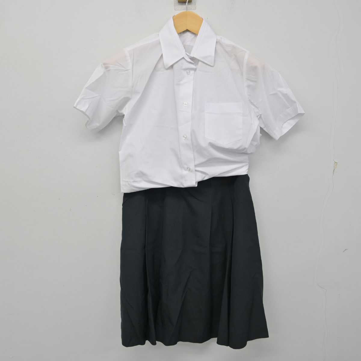 【中古】兵庫県 科学技術高等学校 女子制服 2点 (シャツ・スカート) sf056793