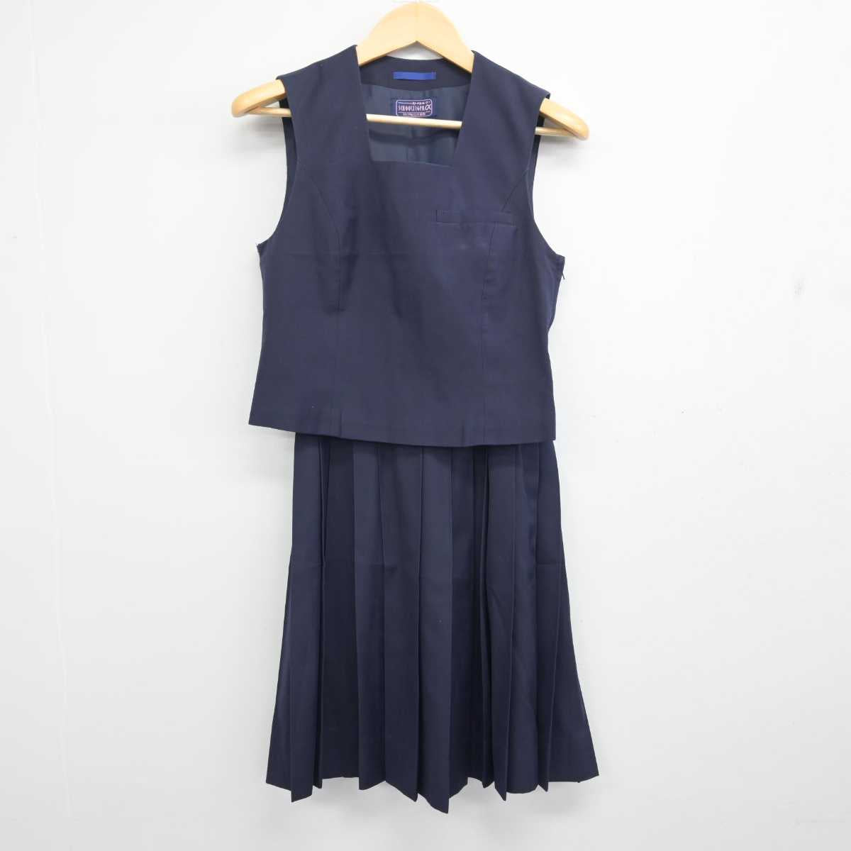 【中古】北海道 琴似中学校 女子制服 2点 (ベスト・スカート) sf056815