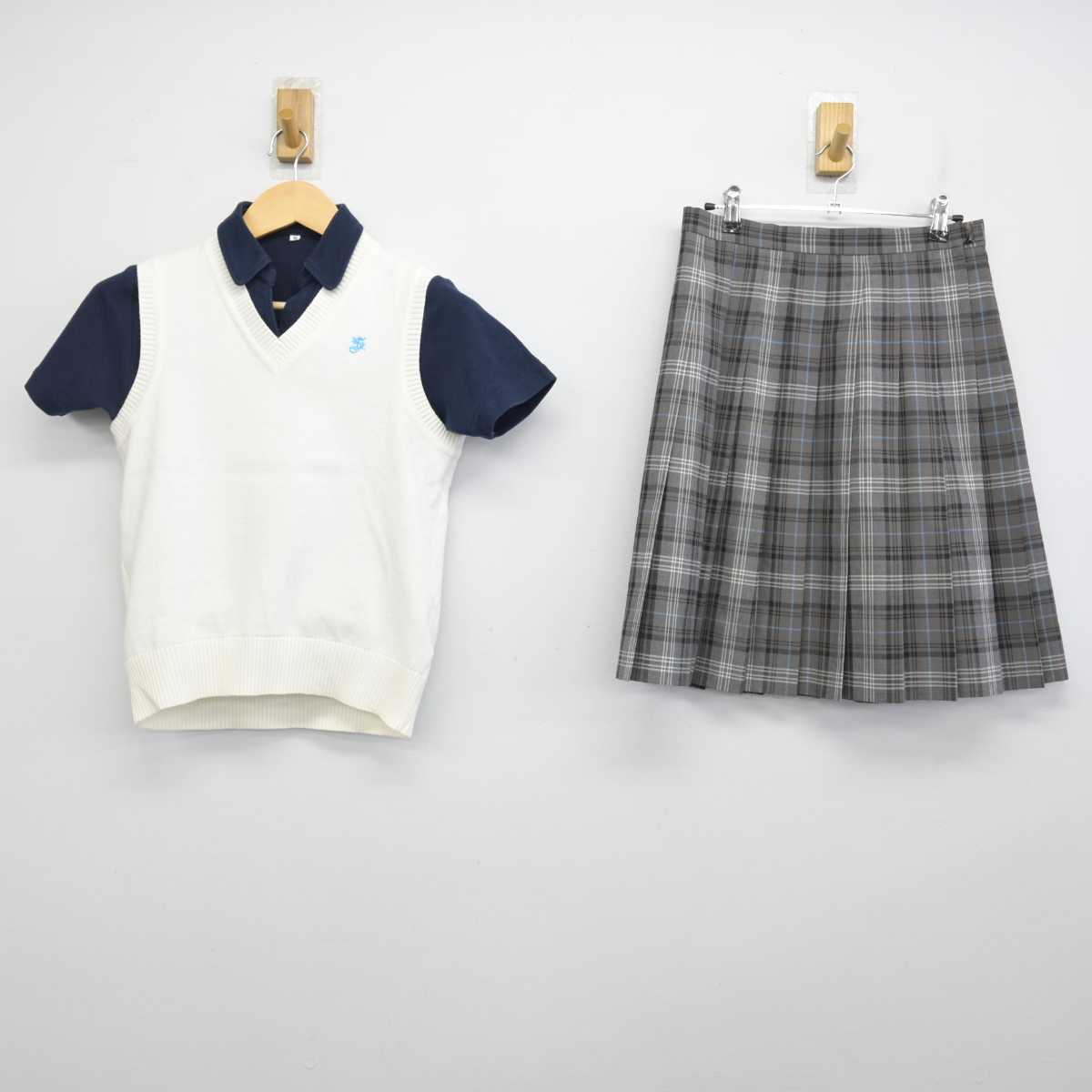 【中古】埼玉県 淑徳与野高等学校 女子制服 3点 (ニットベスト・シャツ・スカート) sf056997