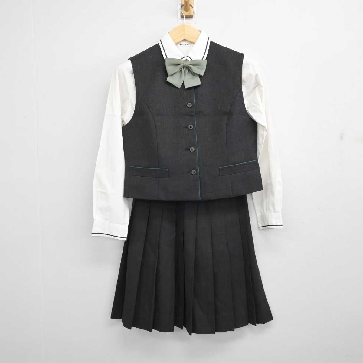 【中古】神奈川県 鎌倉女子大学高等部 女子制服 5点 (ブレザー・ベスト・シャツ・スカート) sf057079