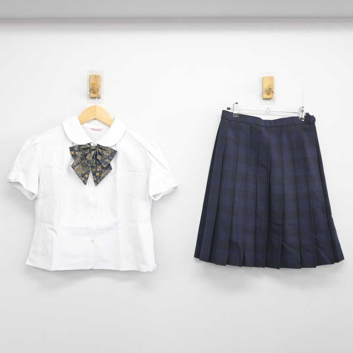 【中古】長崎県 長崎日本大学高等学校 女子制服 3点 (シャツ・スカート) sf057172