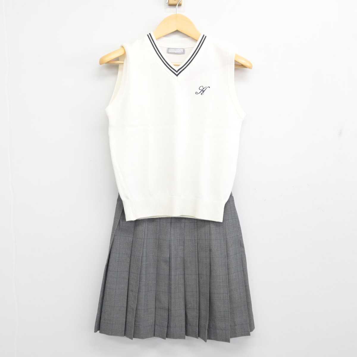 【中古】大阪府 近畿大学附属高等学校 女子制服 2点 (ニットベスト・スカート) sf057179