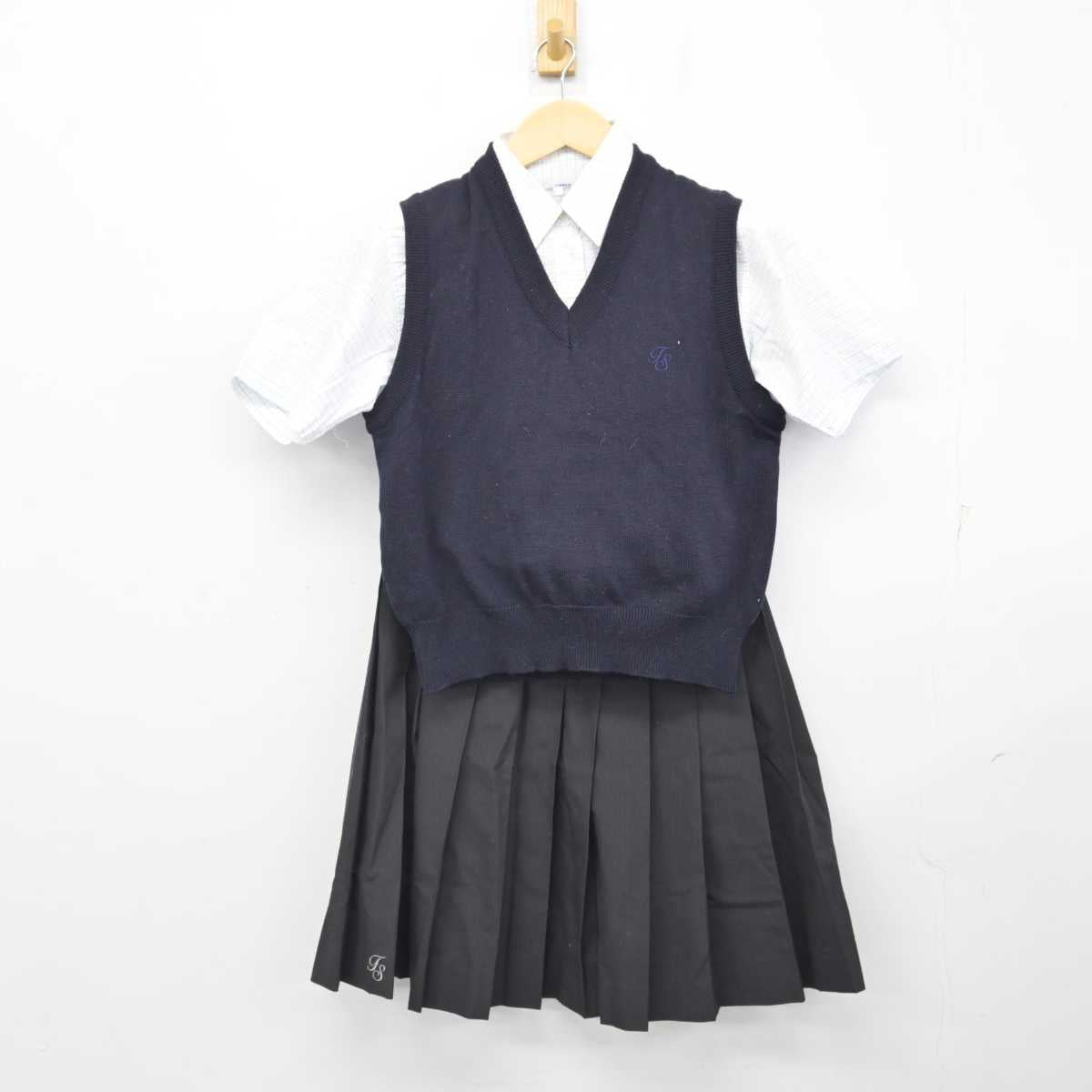 【中古】広島県 福山商業高等学校 女子制服 3点 (ニットベスト・シャツ・スカート) sf057184