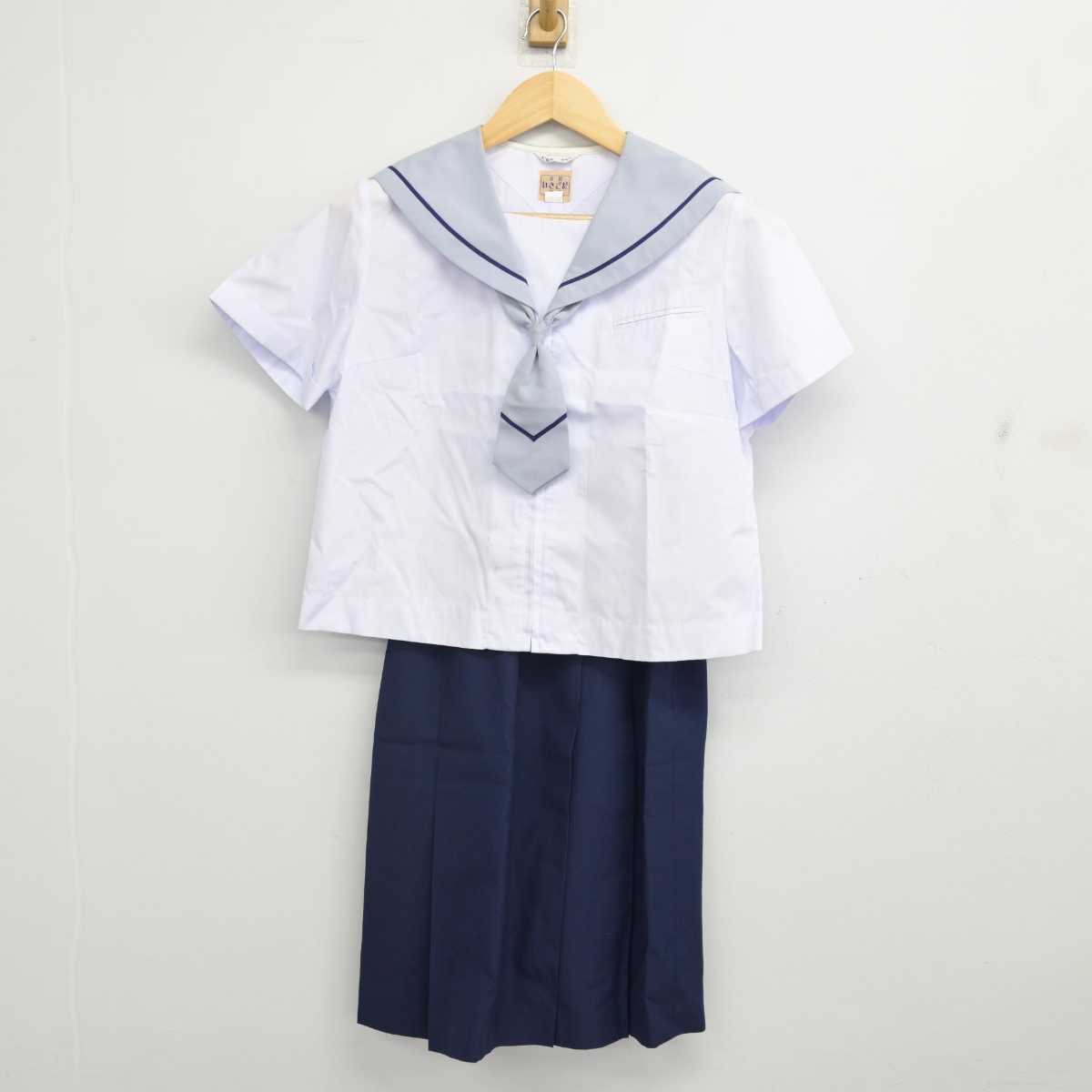 【中古】岩手県 滝沢中学校 女子制服 5点 (セーラー服・スカート) sf057223