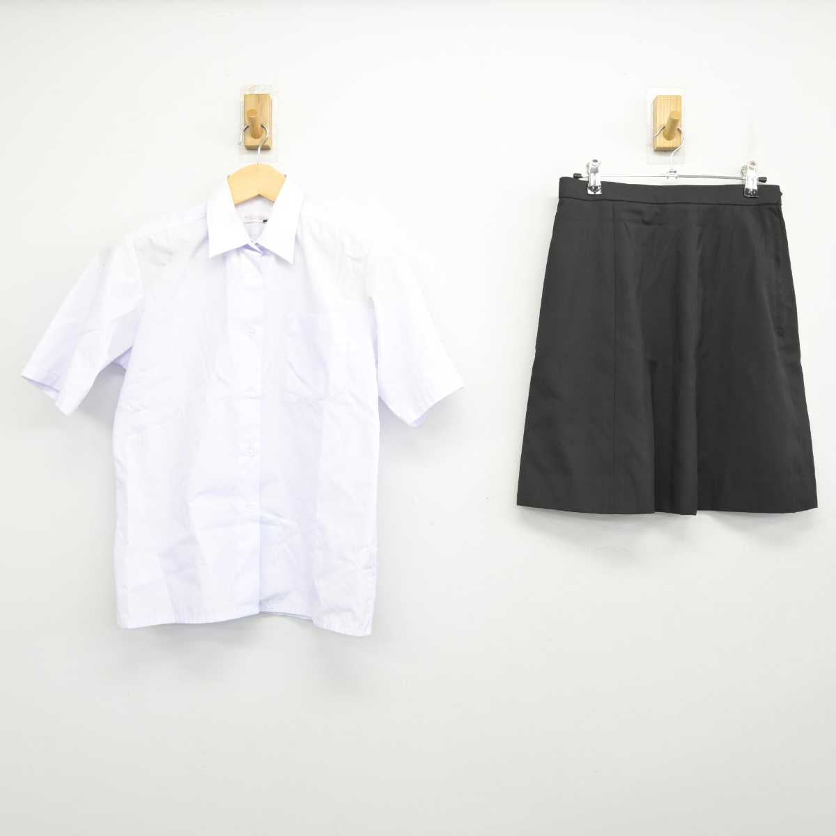 【中古】神奈川県 伊志田高等学校 女子制服 2点 (シャツ・スカート) sf057251