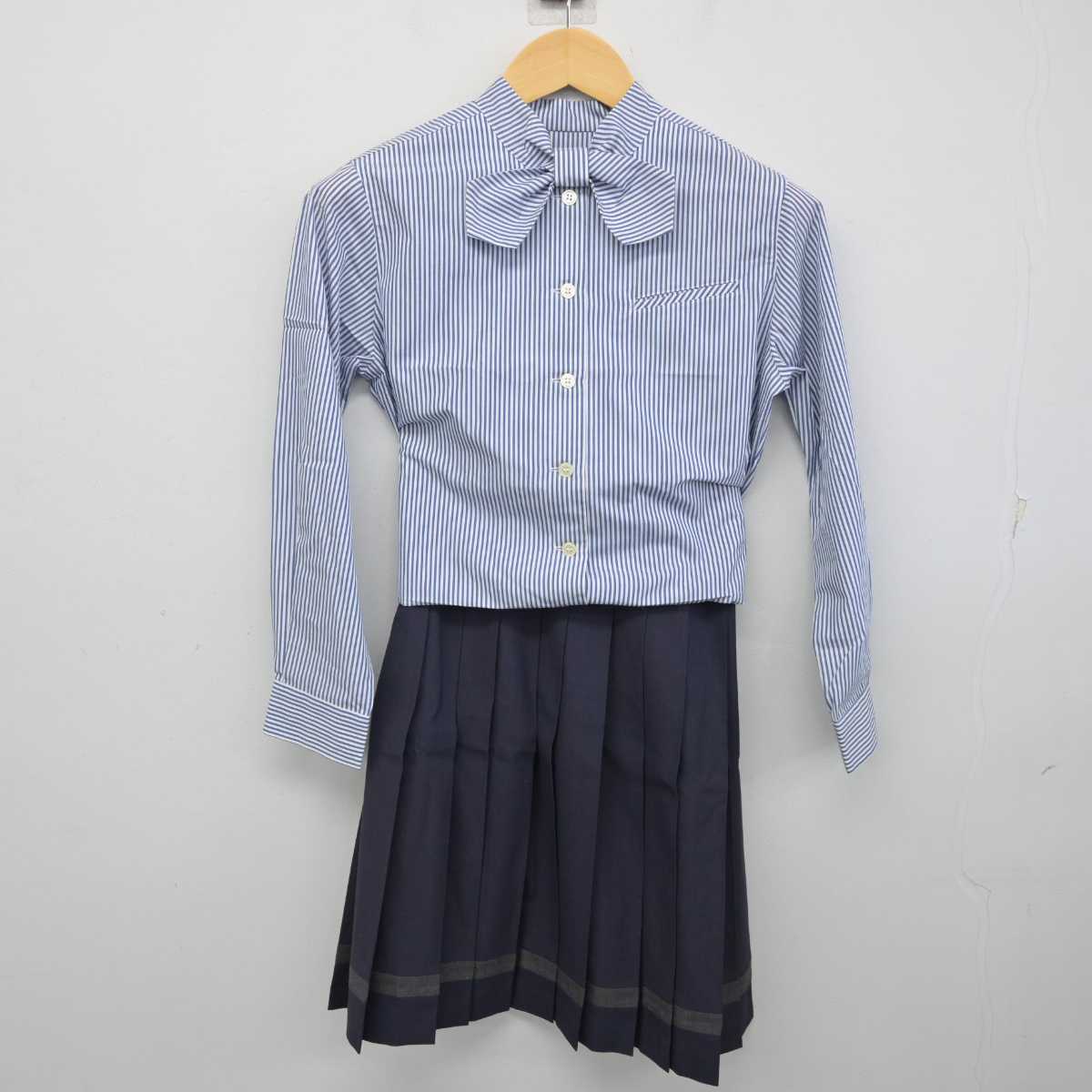 【中古】千葉県 千葉北高等学校 女子制服 2点 (ブラウス・スカート) sf057281