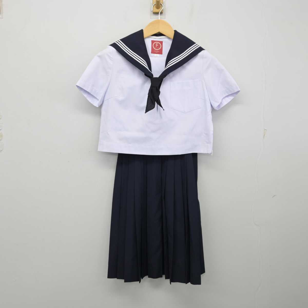 【中古】愛知県 小牧中学校 女子制服 3点 (セーラー服・スカート) sf057436