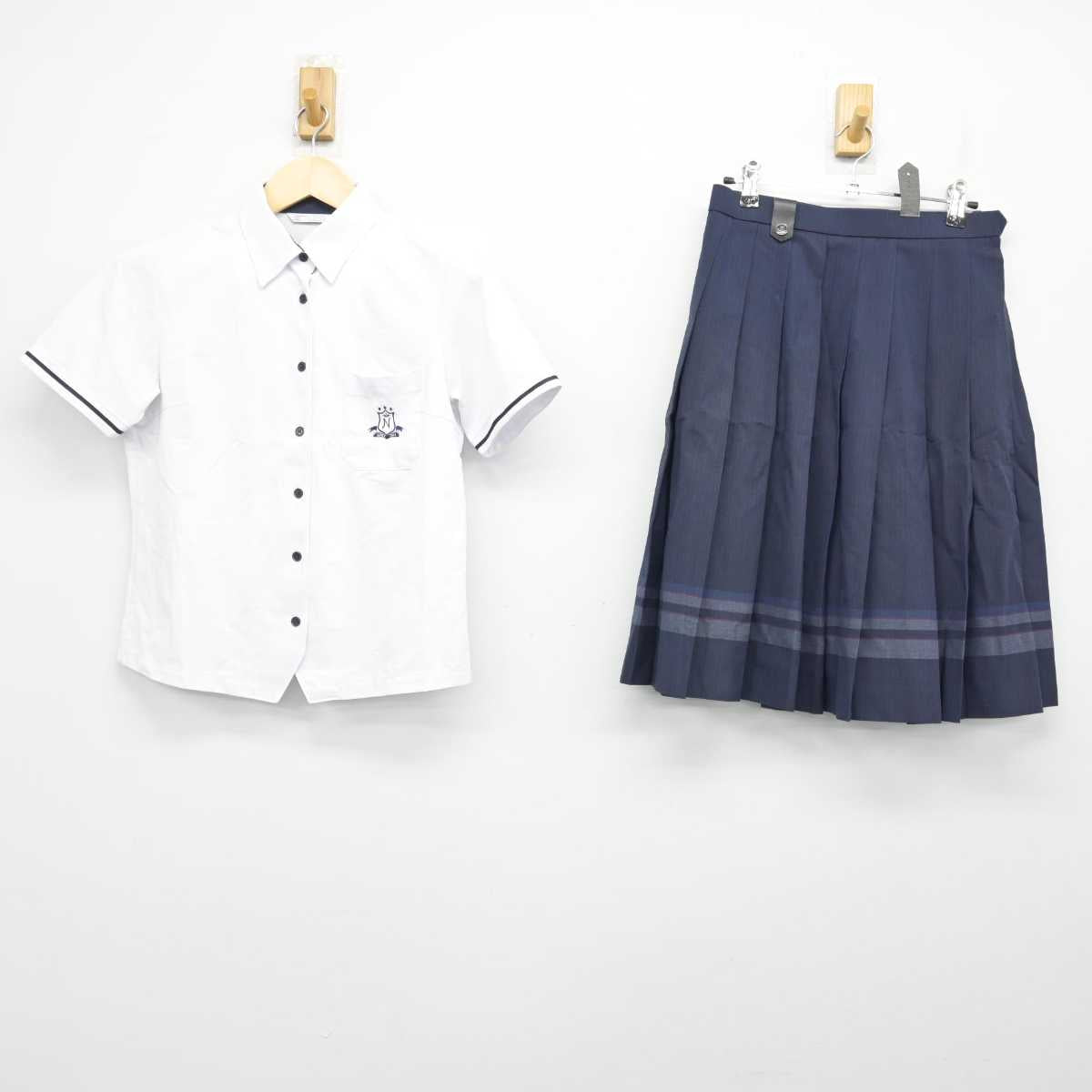 【中古】愛媛県 新田高等学校 女子制服 2点 (シャツ・スカート) sf057489