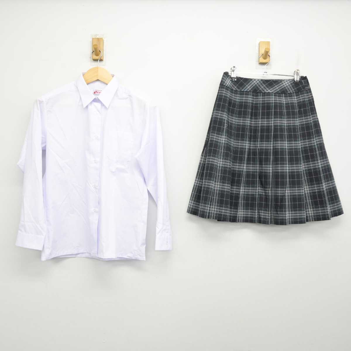 【中古】宮城県 泉松陵高等学校 女子制服 2点 (シャツ・スカート) sf057502