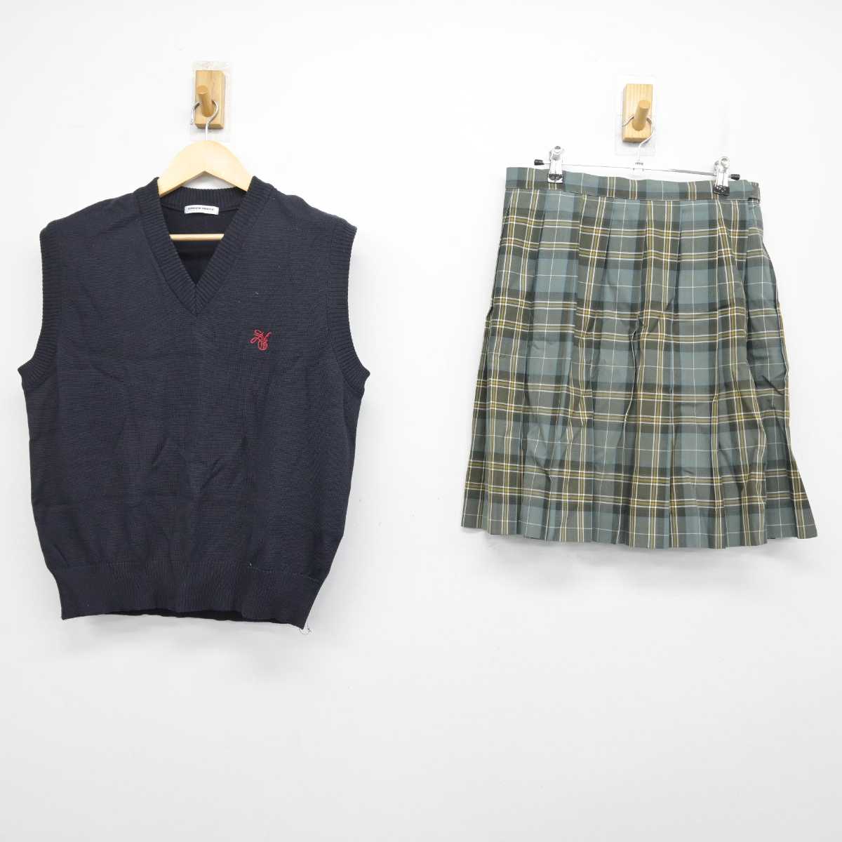 【中古】東京都 杉並学院高等学校 女子制服 2点 (ニットベスト・スカート) sf057530