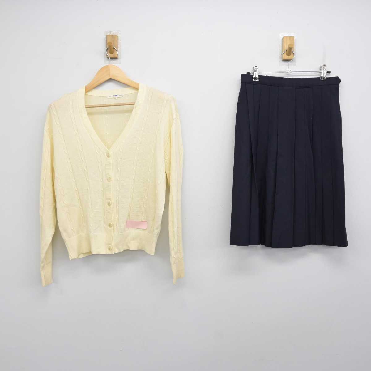 【中古】東京都 大妻中野中学校 女子制服 2点 (ニット・スカート) sf057933