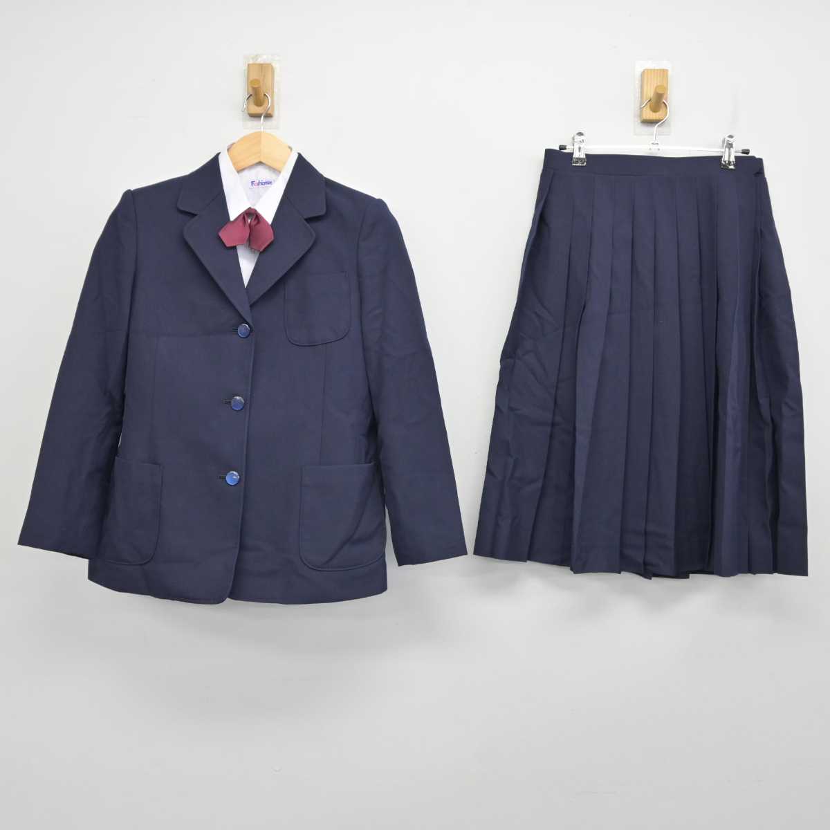 【中古】埼玉県 小針中学校 女子制服 4点 (ブレザー・シャツ・スカート) sf057957