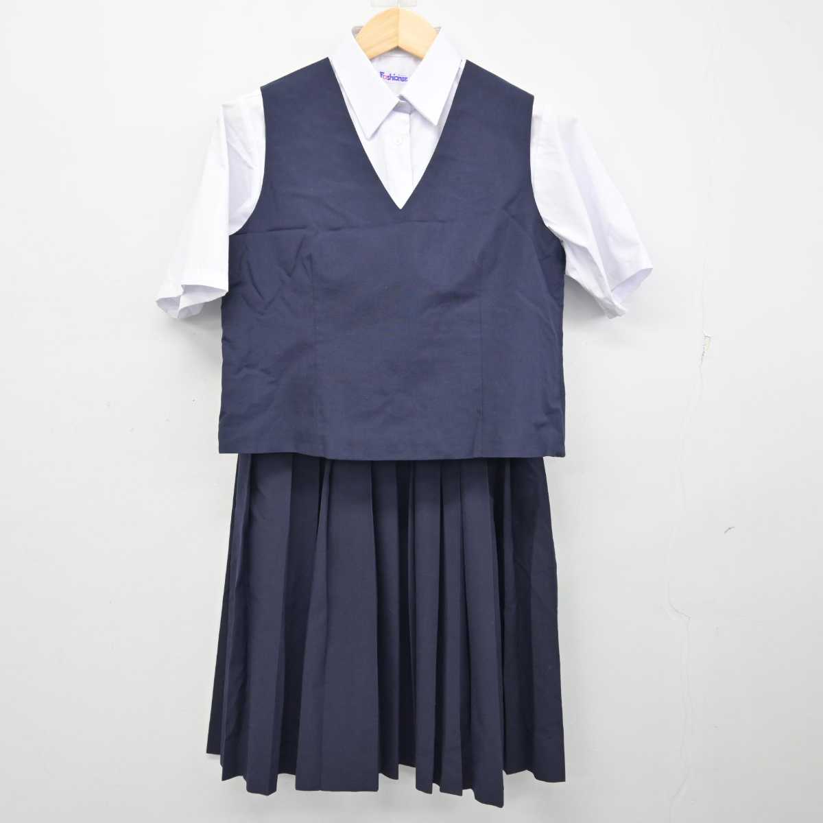 【中古】埼玉県 小針中学校 女子制服 3点 (ベスト・シャツ・スカート) sf057958