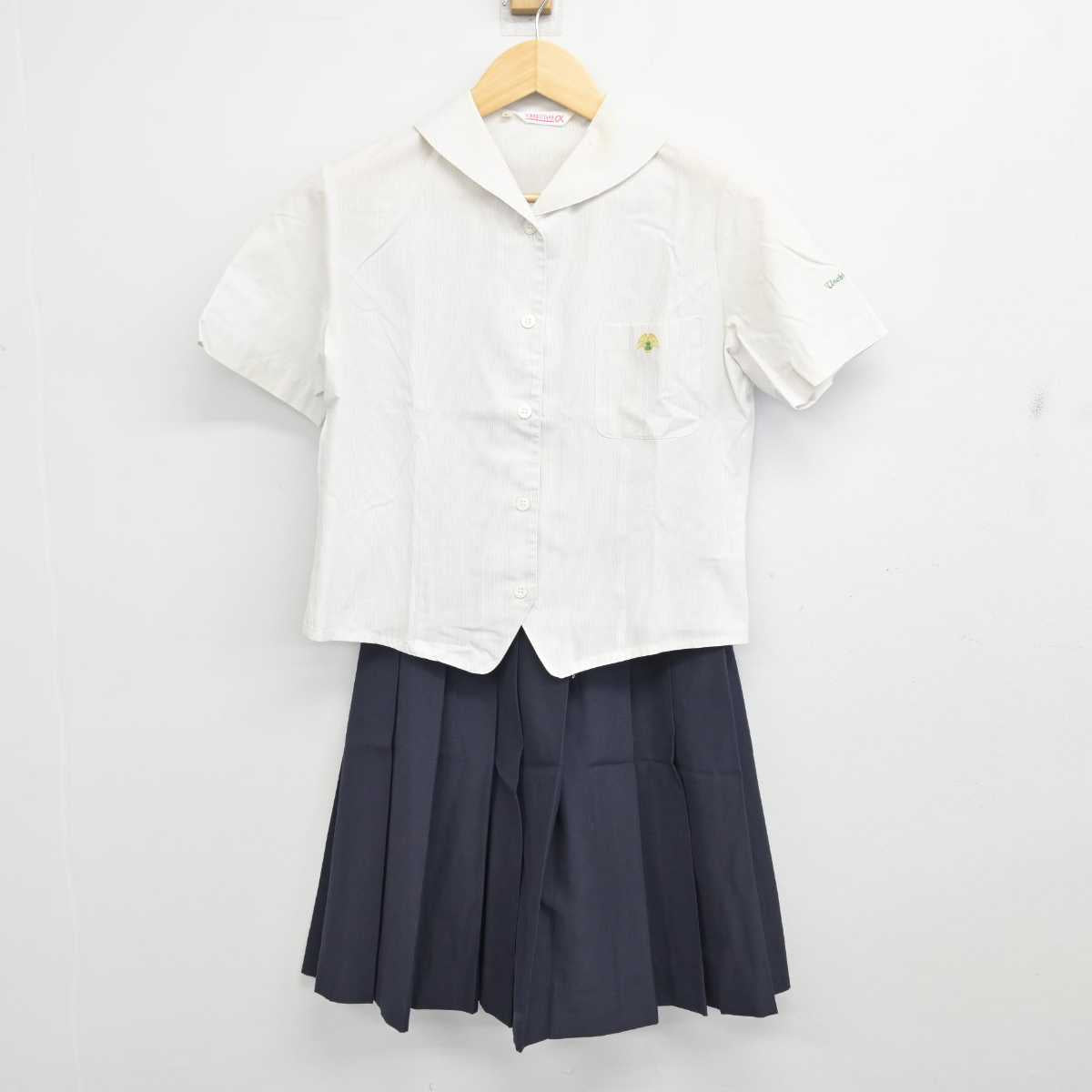 【中古】奈良県 畝傍高等学校 女子制服 2点 (シャツ・スカート) sf058695