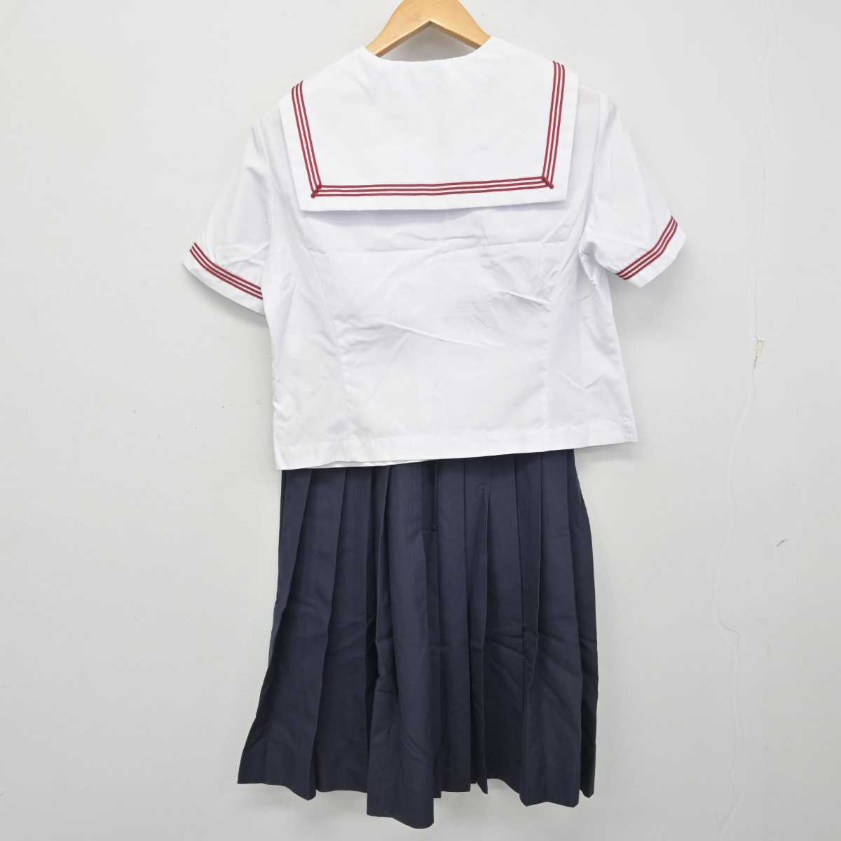 【中古】秋田県 本荘北中学校 女子制服 3点 (セーラー服・スカート) sf058775